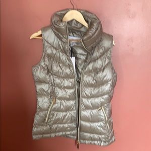 NWT Calvin Klein old gold puffer vest jacket